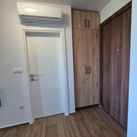 Apartamento Bura 1- With Hot Tub Makarska