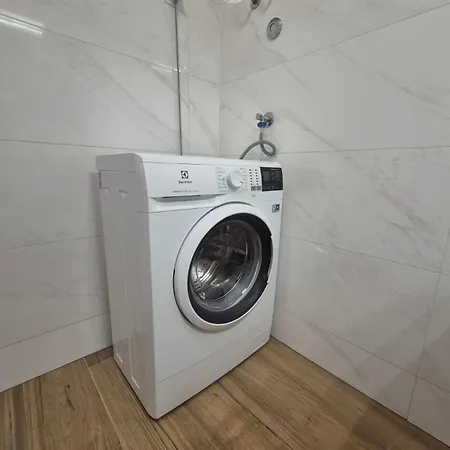 Bura 1- With Hot Tub Apartamento Makarska